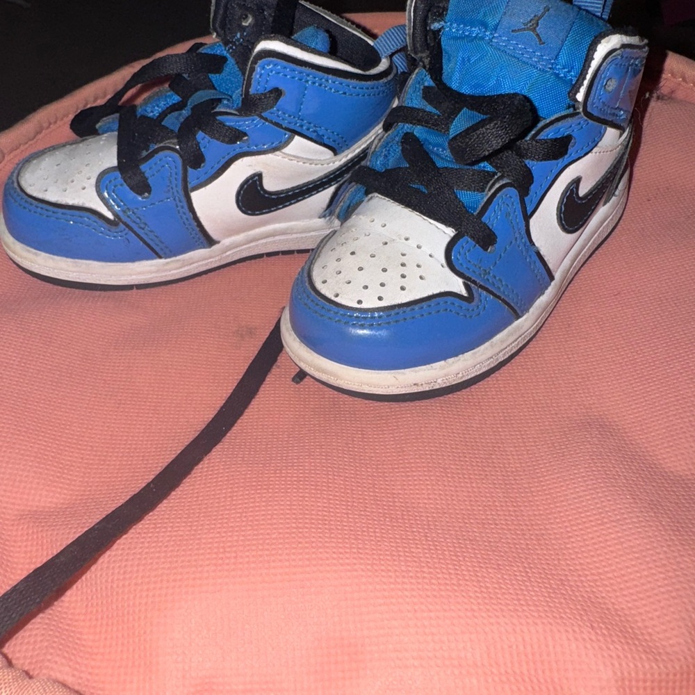 Nike Kids Sneakers in Blue and White